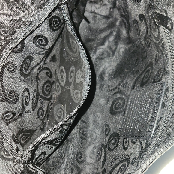 Brighton Pebbled Leather Shoulder Bag With Beautiful Silver Hardware - Picture 13 of 15